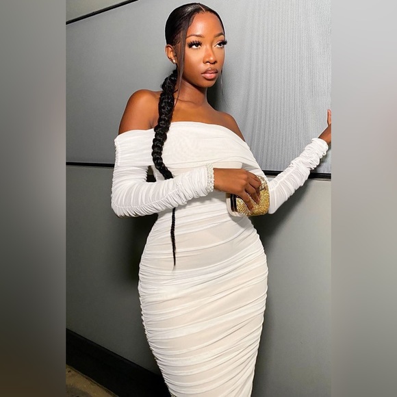 Fashion Nova ready in a ruched shoulder midi dress white - Picture 3 of 6